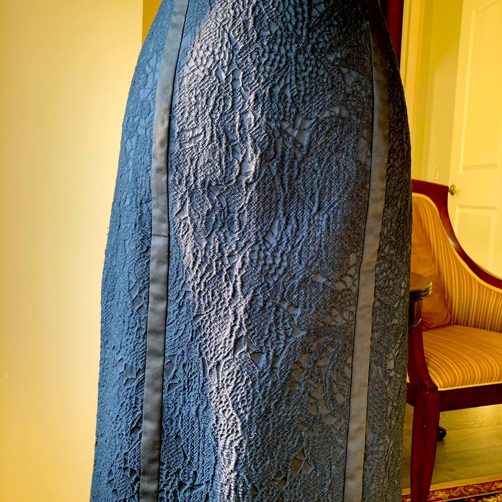 MaxMara dark navy silk skirt, size 8-10, black satin trim, excellent condition